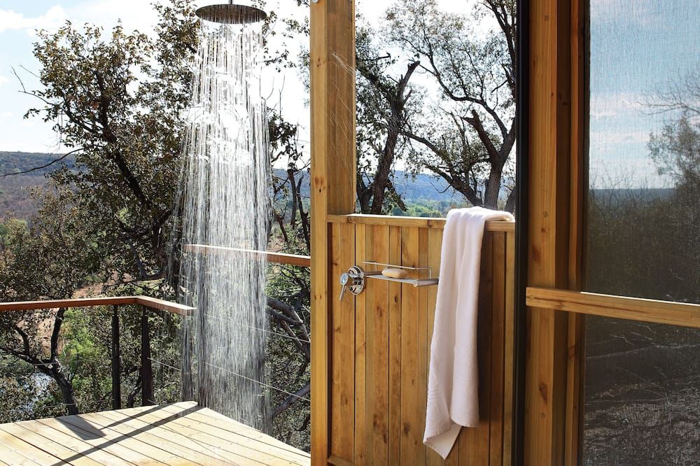 The Outpost & Pel's Post