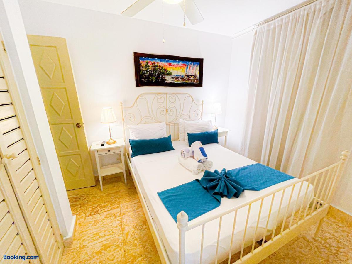 booking-10162812-642682062-953869 Bavaro Casas Beach Hotel Garden View Wifi Bbq Los Corales Beach Club & Spa