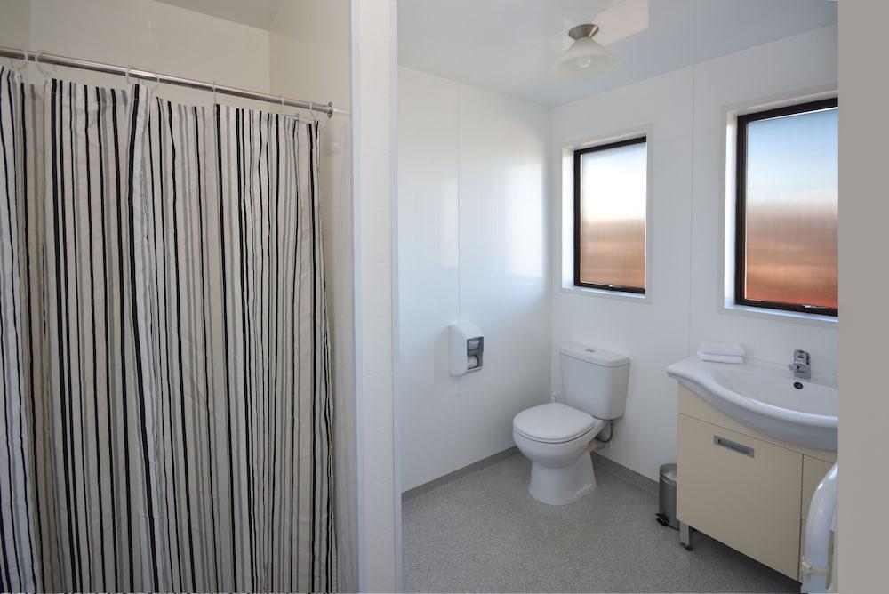 expediav2-84858-96ab40-941619 Adrian Motel