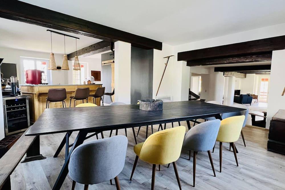 Villa Hasparren, 11 bedrooms, 14 persons Aquitaine - Hasparren visuel 5/5 Villa Hasparren, 11 bedrooms, 14 persons Aquitaine - Hasparren visuel 5/5