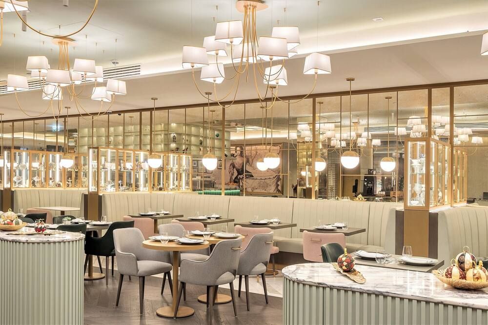 The Emerald House Lisbon, Curio Collection by Hilton