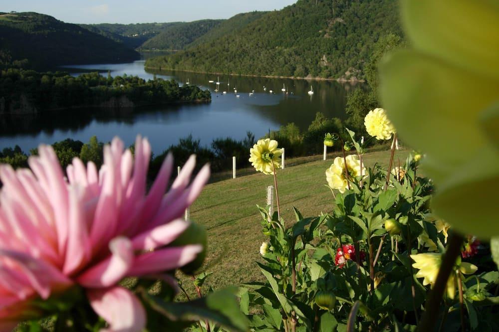 Villa with view of the lake on 450ha and spa for 6 persons Auvergne - Saint-Jacques-d'Ambur visuel 4/5 Villa with view of the lake on 450ha and spa for 6 persons Auvergne - Saint-Jacques-d'Ambur visuel 4/5