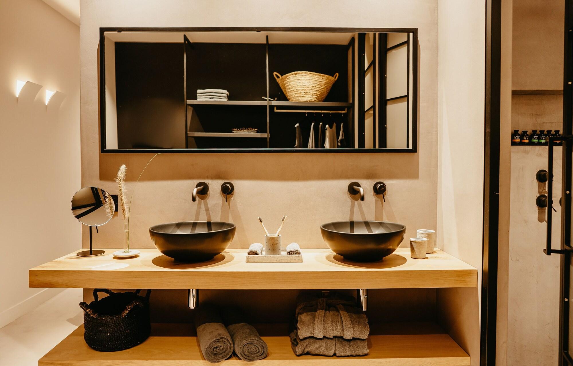 Minos Beach art hotel