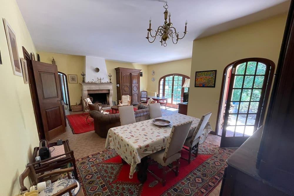 Authentic southern villa with large swimming pool 1 hectare of land - Provence-Alpes-Côte d'Azur - Le Muy visuel 3/5 Authentic southern villa with large swimming pool 1 hectare of land - Provence-Alpes-Côte d'Azur - Le Muy visuel 3/5