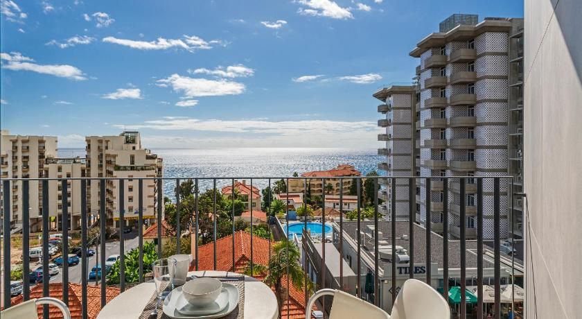 Monumental Plaza by Petit Hotels — image 1 of 1