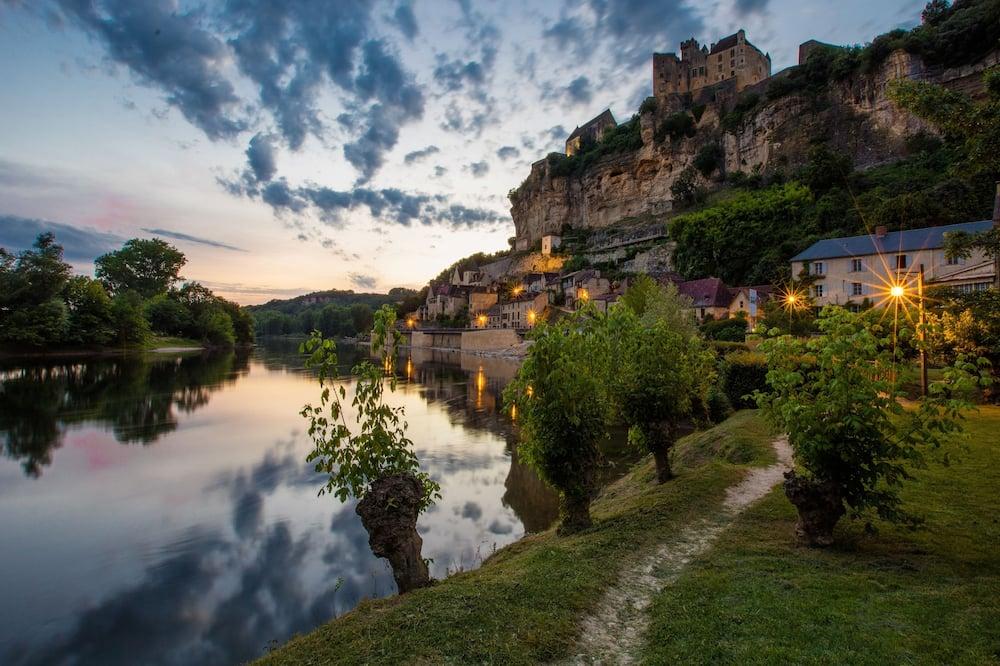 Perigord house with heated indoor pool and jacuzzi 28 ° Aquitaine - Saint-Amand-de-Coly visuel 3/5 Perigord house with heated indoor pool and jacuzzi 28 ° Aquitaine - Saint-Amand-de-Coly visuel 3/5