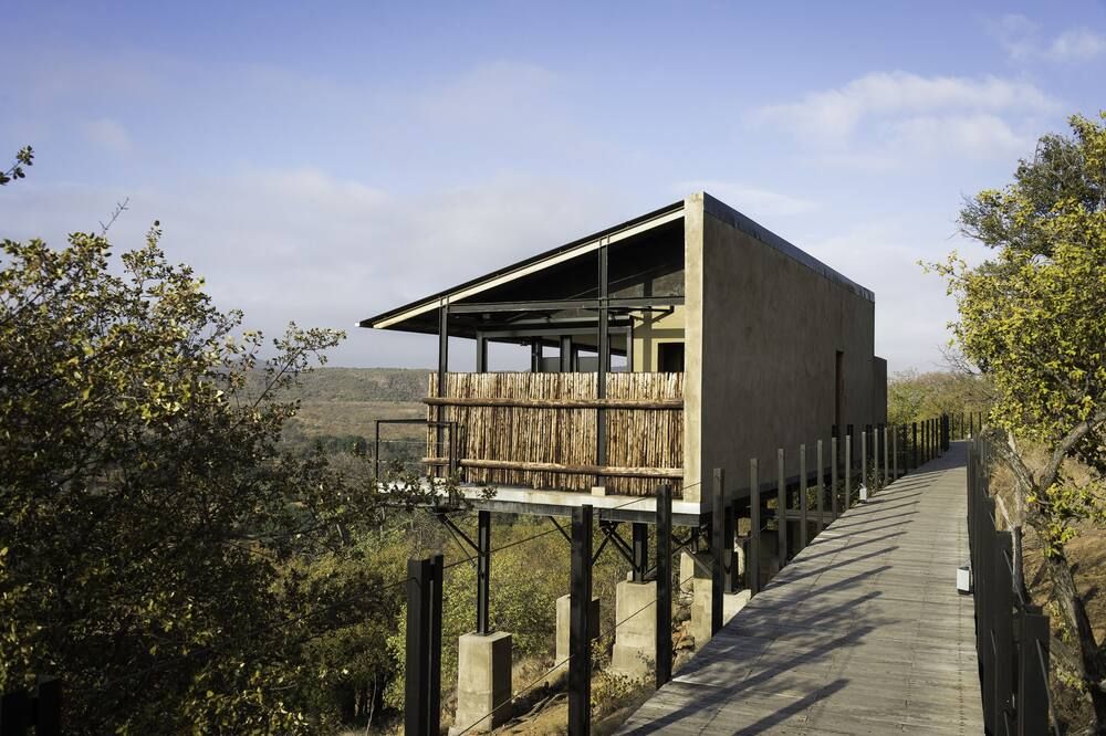 The Outpost & Pel's Post