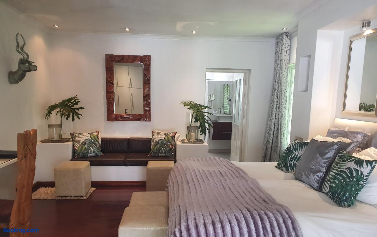 booking-233639-619257171-864838 De Kloof Luxury Estate