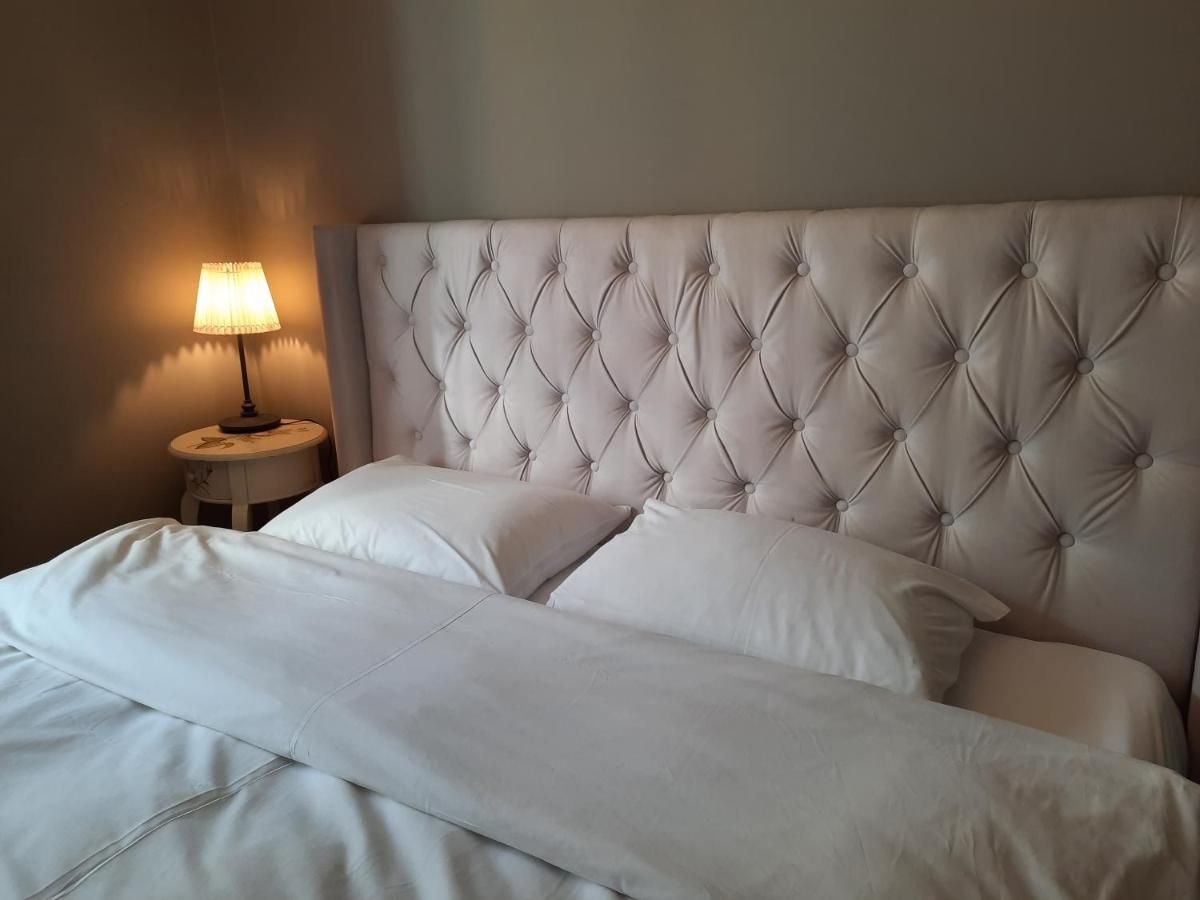 Lake & Library boutique Hotel