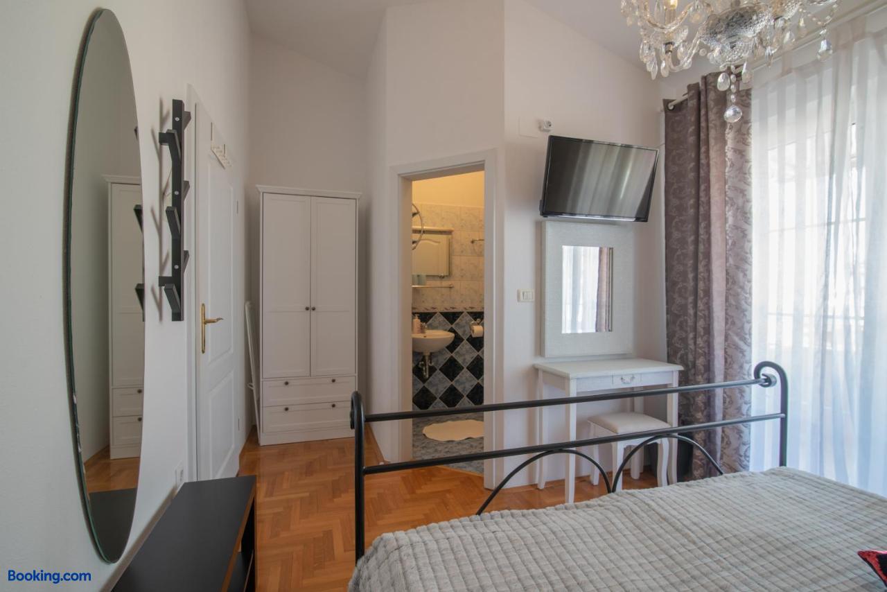 booking-1070970757-529108659-456335 Hotel Villa Vera 2