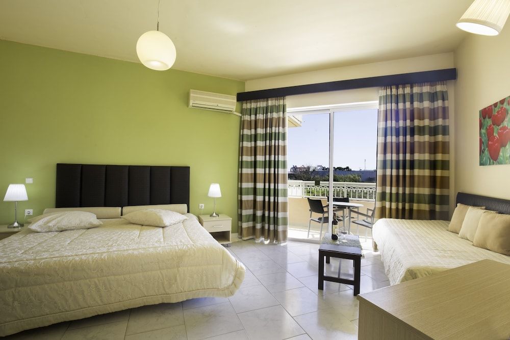 Lyristis Dinos Studios & Apartments 2