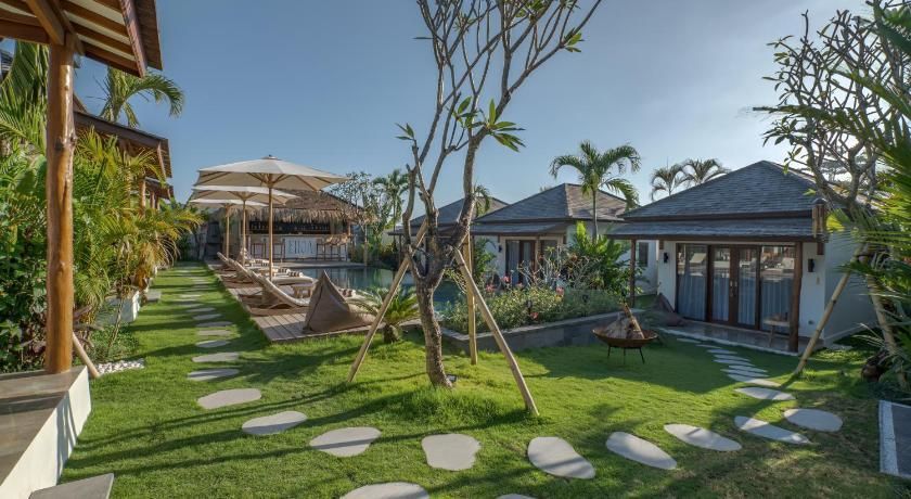 Ehoa Bali Nyanyi Boutique Hotel - In Front Of Entrance To Nuanu