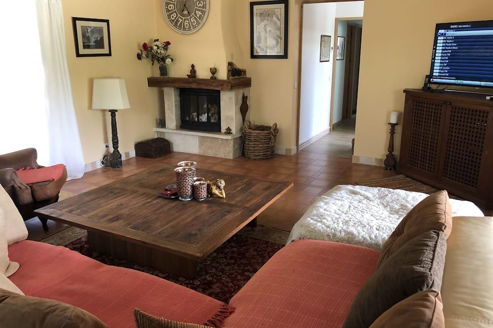 Immaculate 5 Residence in Beautiful Fayence Saturday to Saturday bookings SVP - Provence-Alpes-Côte d'Azur - Fayence visuel 1/5