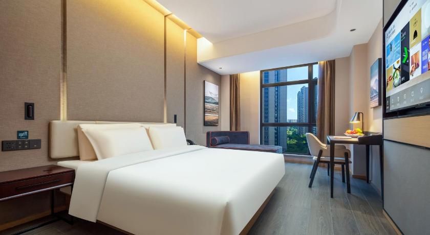 Atour Hotel Meizhou West Railway Station R&F Center