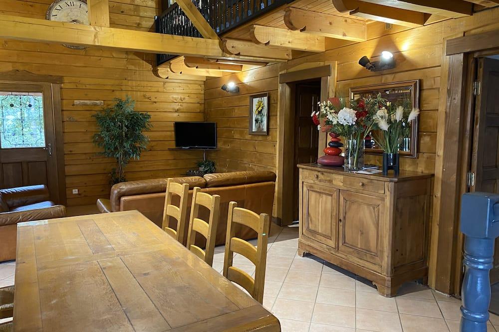 Modern Wooden Chalet With Heated Pool Jacuzzi Spa And Sauna Languedoc-Roussillon - Saissac visuel 3/5 Modern Wooden Chalet With Heated Pool Jacuzzi Spa And Sauna Languedoc-Roussillon - Saissac visuel 3/5