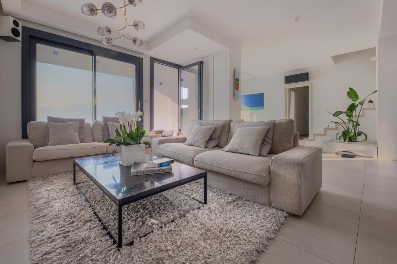 Luxury villa with private pool Lombardije - Iseo visuel 1/5 Luxury villa with private pool Lombardije - Iseo visuel 1/5