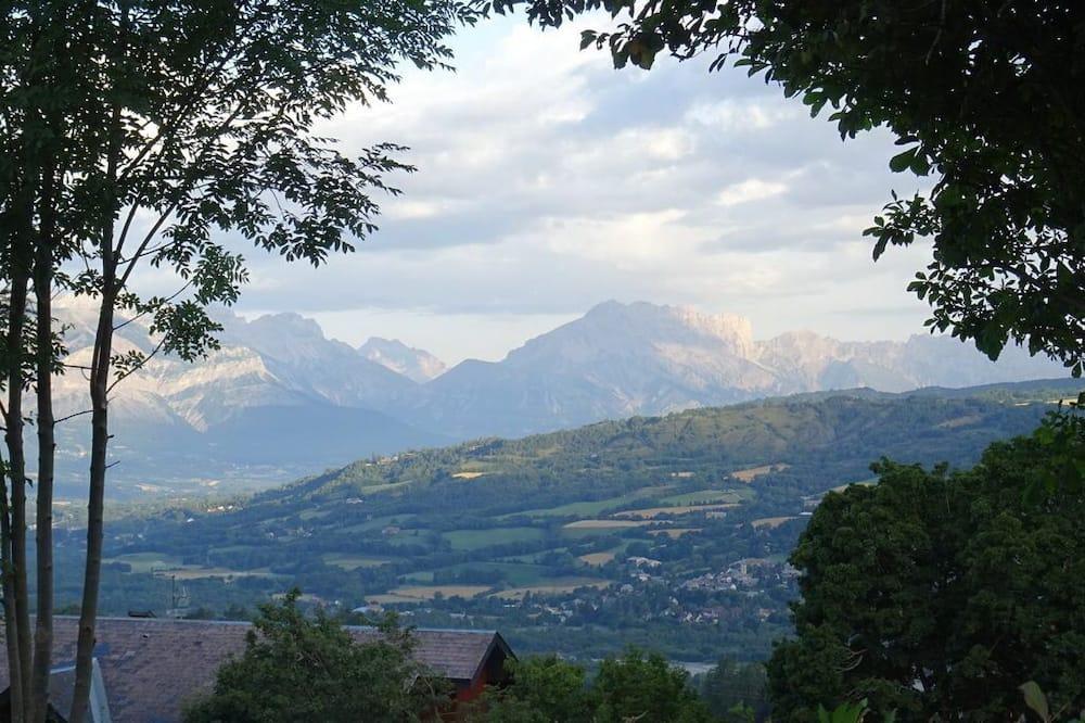 Chalet sleeps 6, lovely mountain view, relaxing, invigorating air, sunshine Provence-Alpes-Côte d'Azur - Gap visuel 1/5 Chalet sleeps 6, lovely mountain view, relaxing, invigorating air, sunshine Provence-Alpes-Côte d'Azur - Gap visuel 1/5