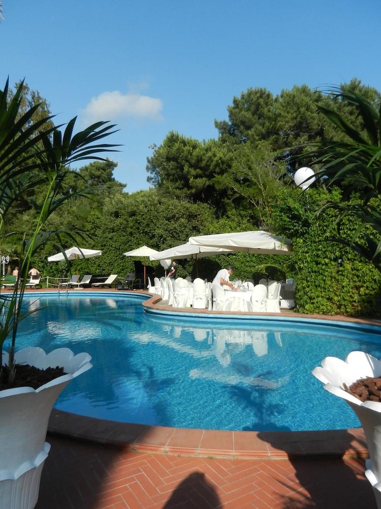 Hotel Villa Maremonti Toscane - Marina di Massa visuel 3/5 Hotel Villa Maremonti Toscane - Marina di Massa visuel 3/5