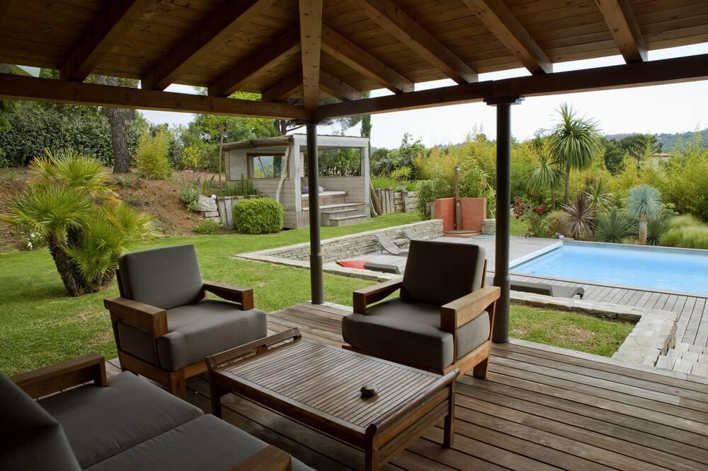 Villa Kazako, 4, 3 Bedrooms, 3 Bathrooms, Swimming Pool, Gazebo Provence-Alpes-Côte d'Azur - La Croix-Valmer visuel 3/5 Villa Kazako, 4, 3 Bedrooms, 3 Bathrooms, Swimming Pool, Gazebo Provence-Alpes-Côte d'Azur - La Croix-Valmer visuel 3/5