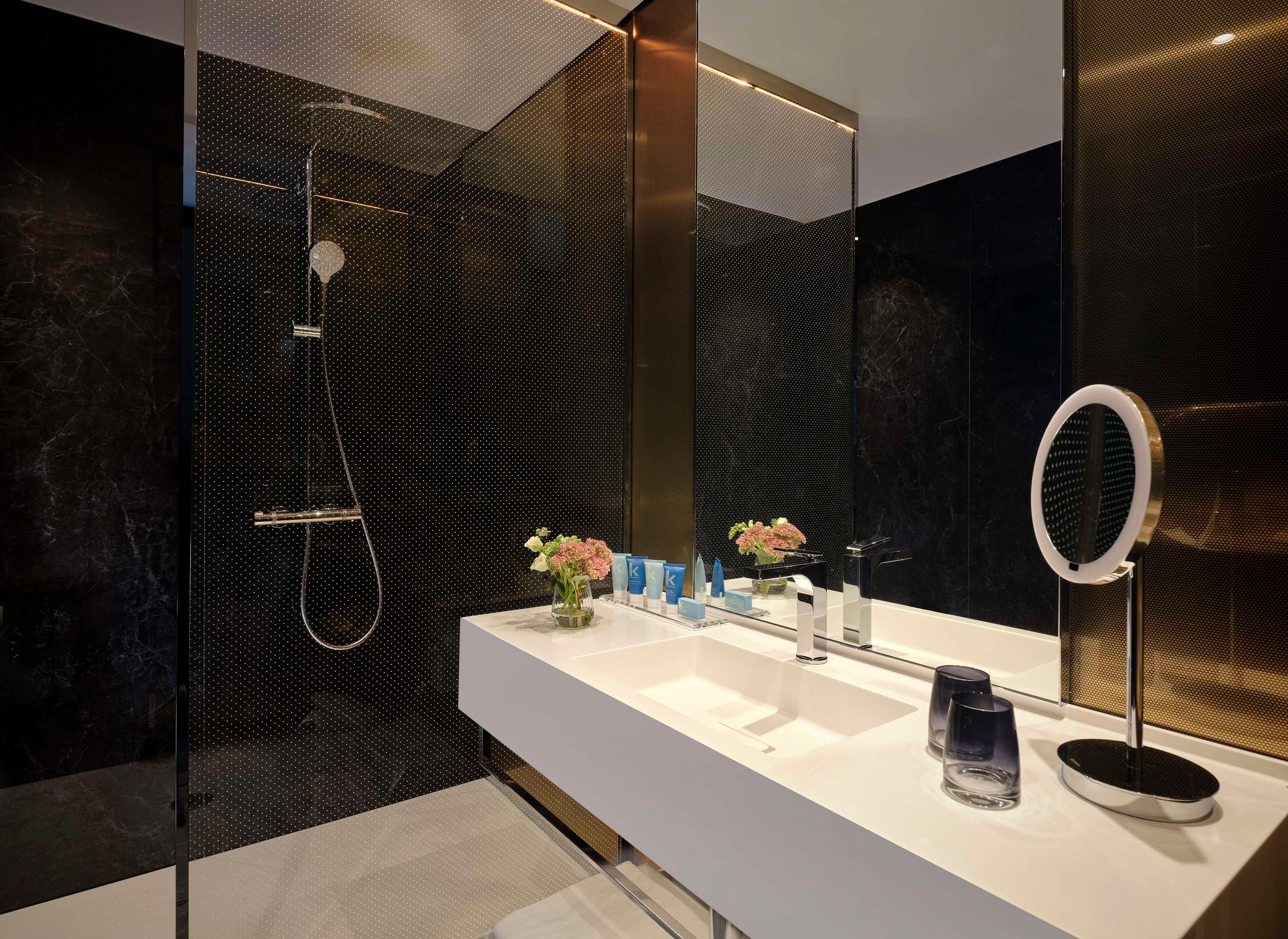 ice-10299400-110087396-846705 art'otel Zagreb