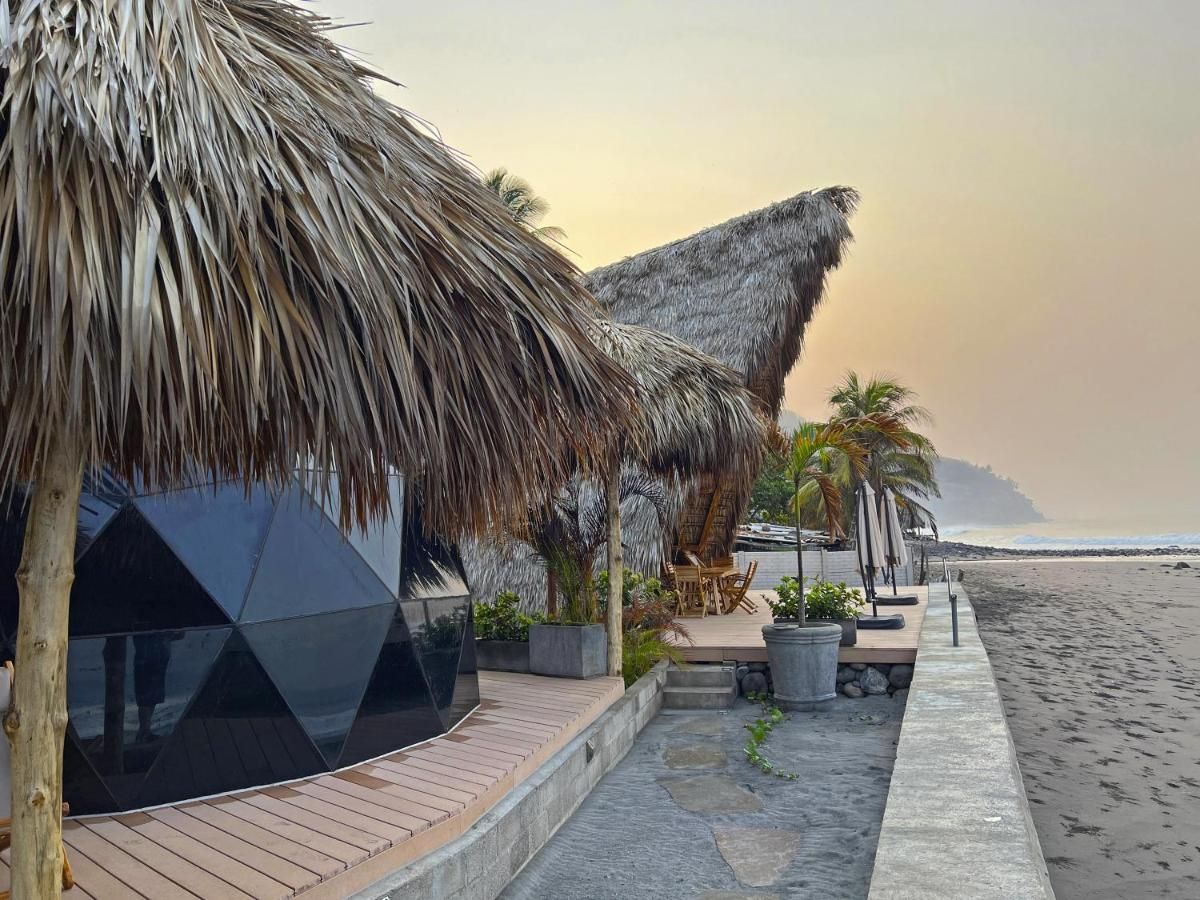Almare Zonte - Beachfront Glamping Hotel