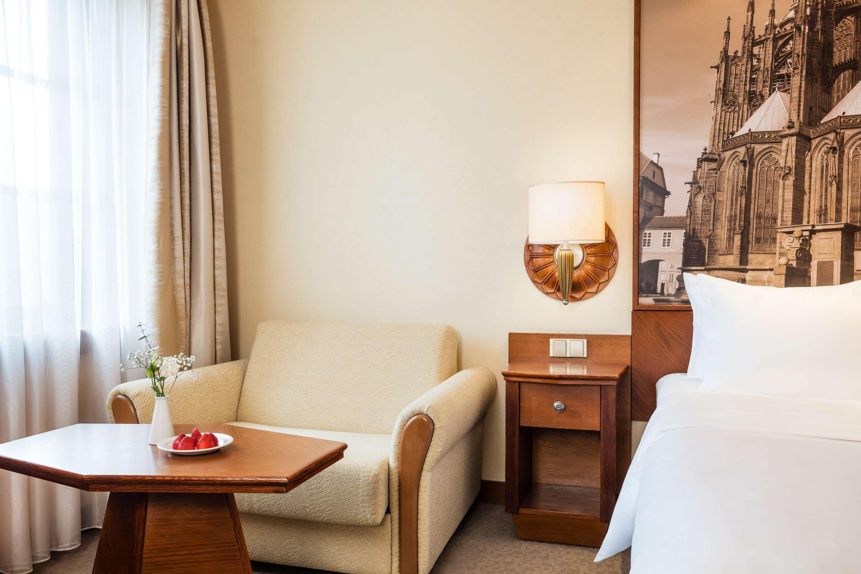 ice-679788-106296452-336017 Lindner Hotel Prague Castle
