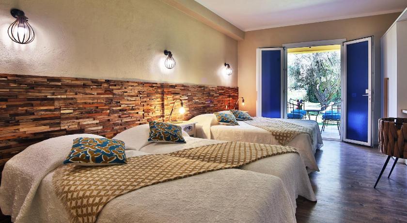 Hotel du Pont de l'Oso Corsica - Lecci visuel 2/5 Hotel du Pont de l'Oso Corsica - Lecci visuel 2/5