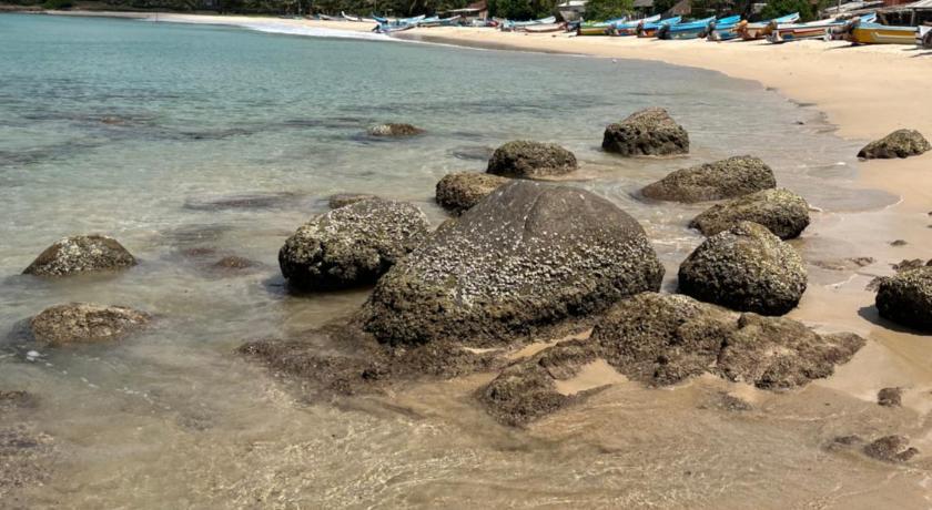 Janas Blue Water Corner