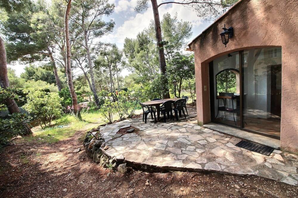 Apartment/ Flat St Cyr Sur Mer - Provence-Alpes-Côte d'Azur - Saint-Cyr-sur-Mer visuel 2/5 Apartment/ Flat St Cyr Sur Mer - Provence-Alpes-Côte d'Azur - Saint-Cyr-sur-Mer visuel 2/5