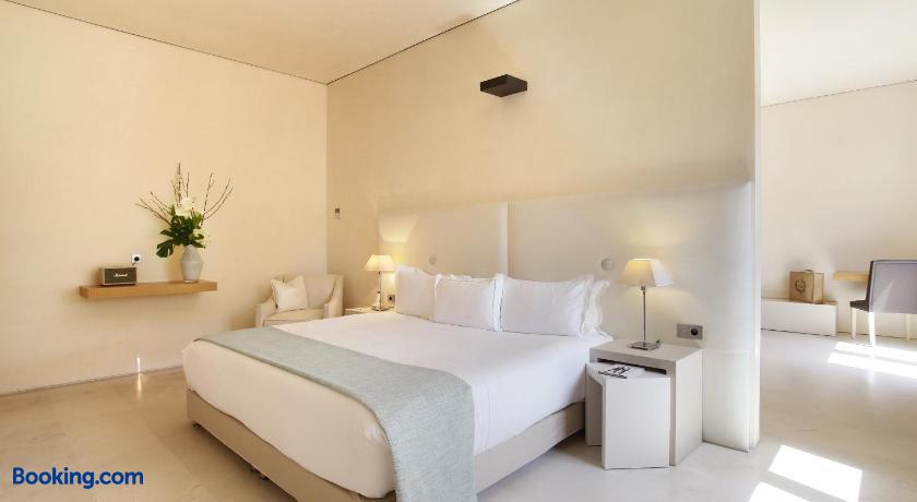booking-547010-146706335-304889 MUSE Saint-Tropez