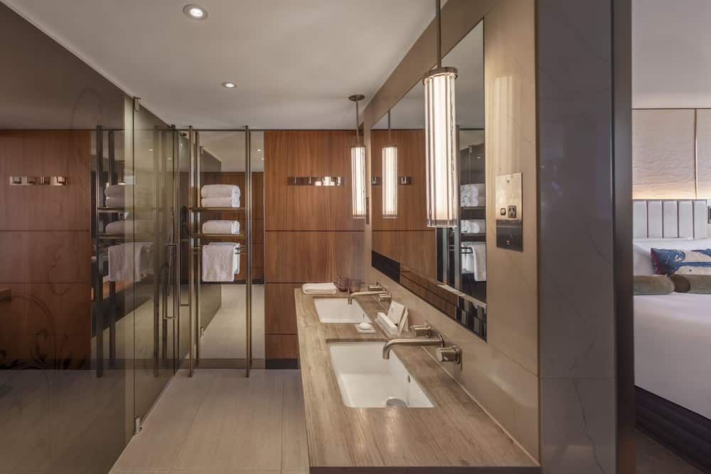 The Darling at The Star