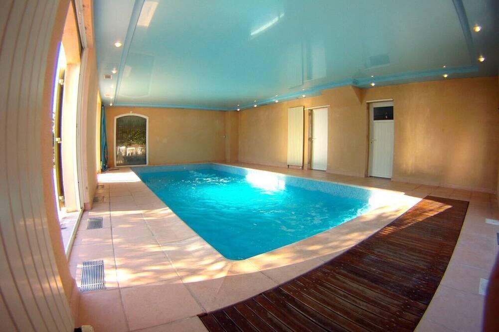 Villa aircon, indoor pool heated, paradis for children, pin-ball, WLAN free Provence-Alpes-Côte d'Azur - Le Castellet visuel 2/5 Villa aircon, indoor pool heated, paradis for children, pin-ball, WLAN free Provence-Alpes-Côte d'Azur - Le Castellet visuel 2/5