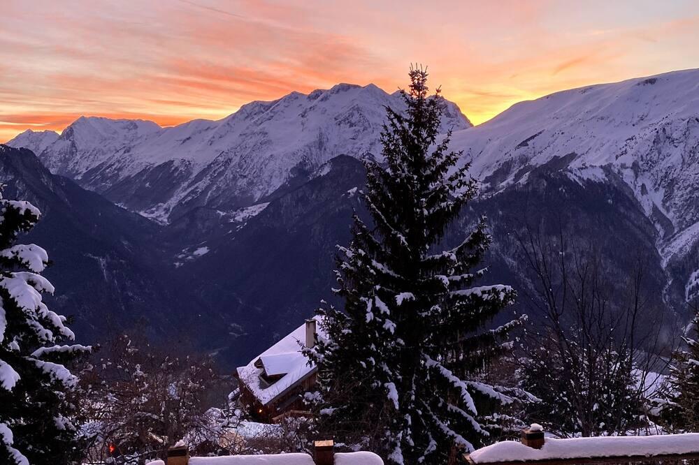 Domaine de l'Alpe d'Huez-Villard-Reculas: 180m2 chalet with stunning views Rhône-Alpes - Villard-Reculas visuel 2/5 Domaine de l'Alpe d'Huez-Villard-Reculas: 180m2 chalet with stunning views Rhône-Alpes - Villard-Reculas visuel 2/5