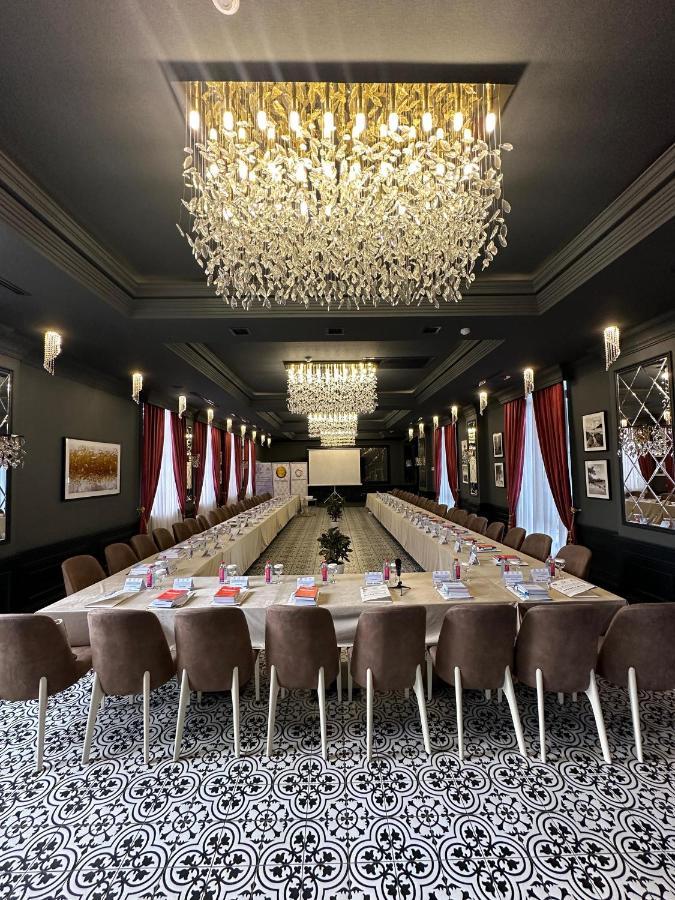 Leon Hotel Spa Ganja