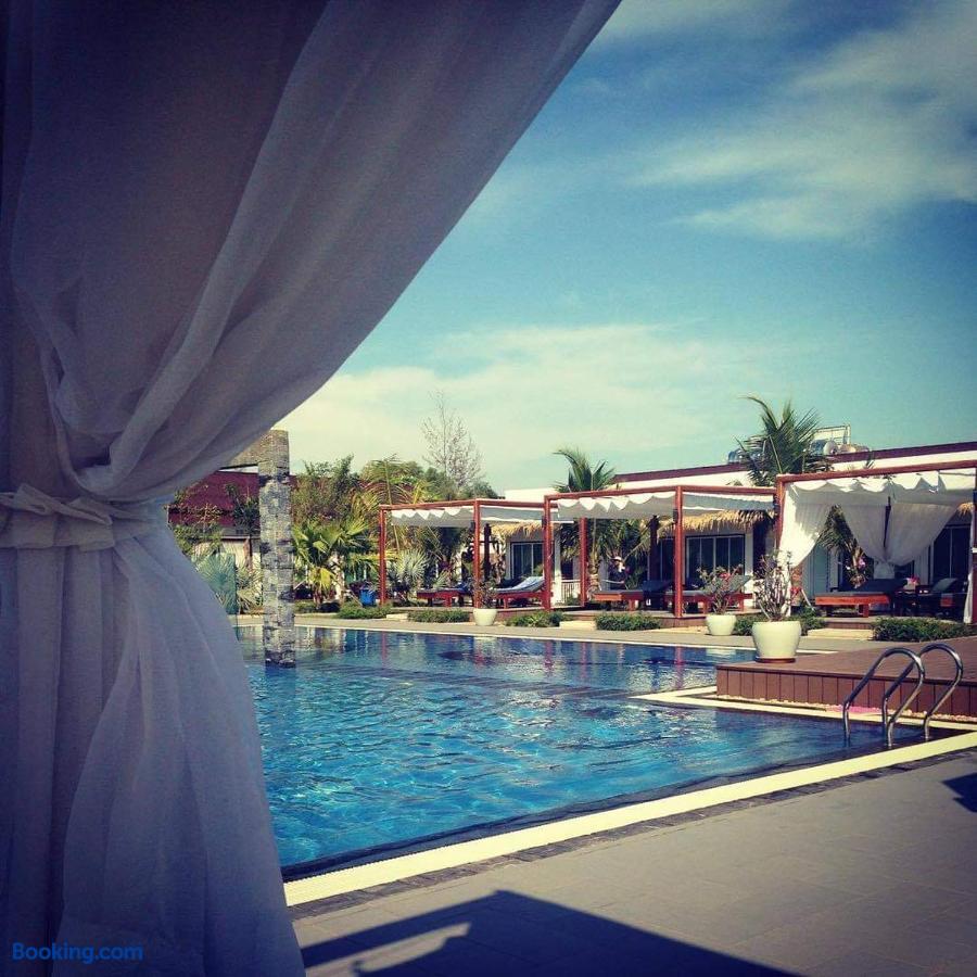 booking-2256125-502049067-141339 Twin Palms Resort