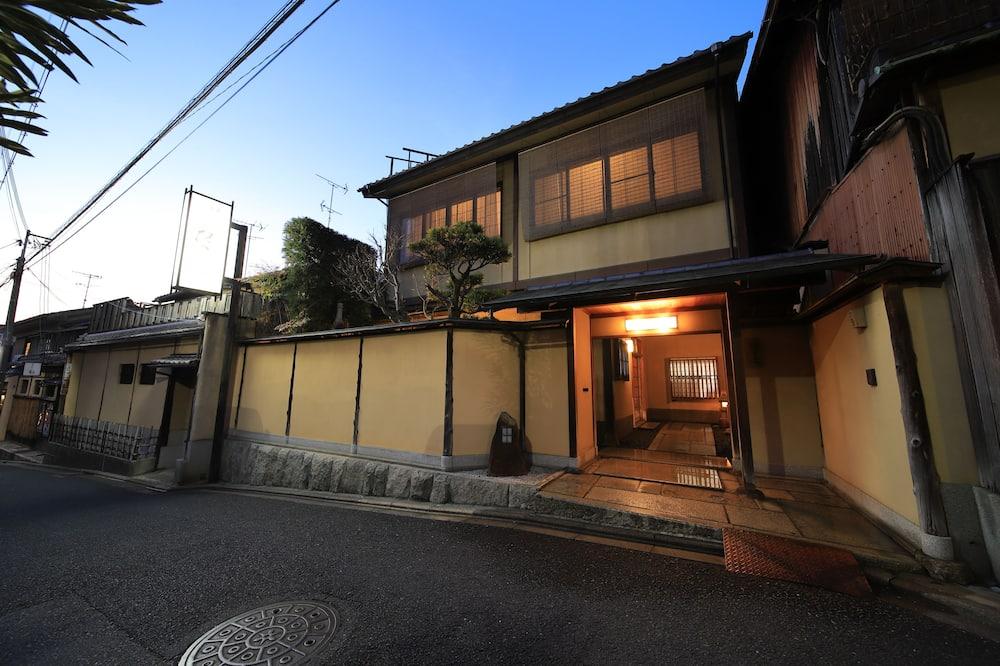 expediav2-207872-ccdbad-360223 Kyoto Ryokan Sakanoue