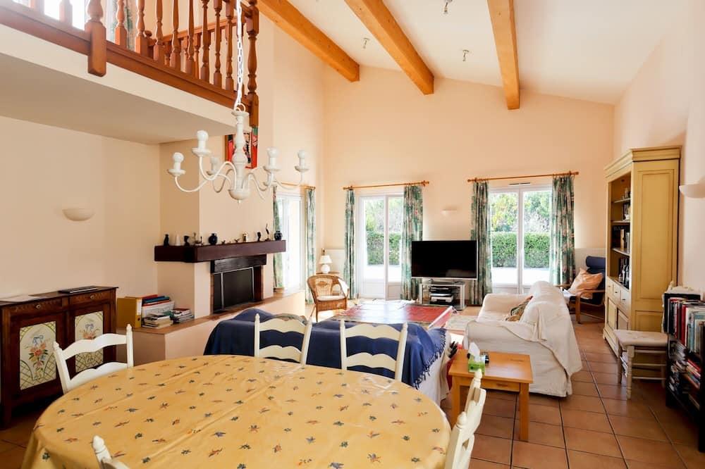 Pézenas Villa. 25-35% Off Sept. Aircon In Bedrooms, Private Pool, Walk To Town Languedoc-Roussillon - Pezenas visuel 2/5 Pézenas Villa. 25-35% Off Sept. Aircon In Bedrooms, Private Pool, Walk To Town Languedoc-Roussillon - Pezenas visuel 2/5