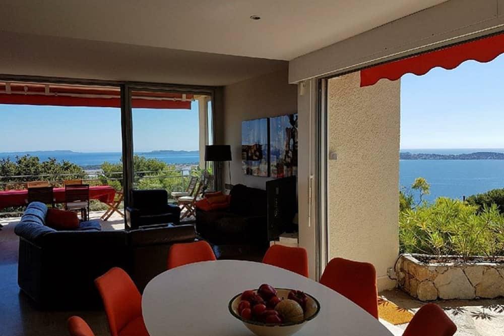 Large Standing Villa With Garden And Swimming Pool, Wonderful View Of The Golden Islands Provence-Alpes-Côte d'Azur - Carqueiranne visuel 2/5 Large Standing Villa With Garden And Swimming Pool, Wonderful View Of The Golden Islands Provence-Alpes-Côte d'Azur - Carqueiranne visuel 2/5