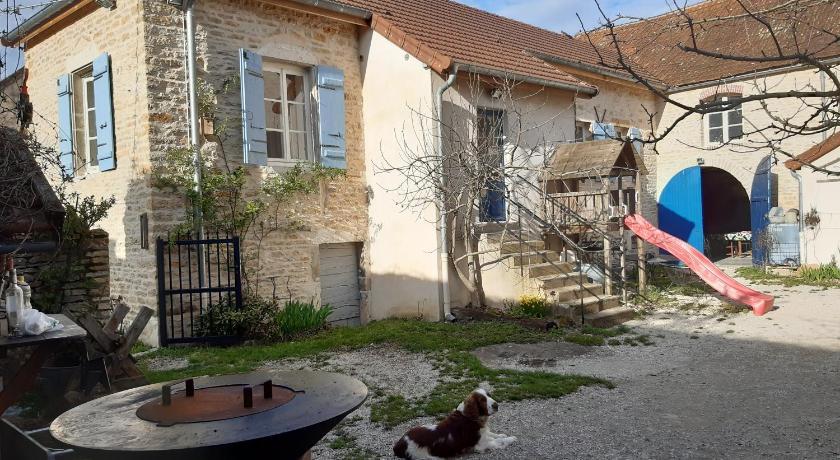 Les Trois Croix Bourgogne - Santenay visuel 3/5 Les Trois Croix Bourgogne - Santenay visuel 3/5