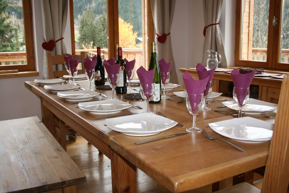 Chalet Jonquille 12 persons with outdoor Jacuzzi, 6 bedrooms - Rhône-Alpes - Oz-en-Oisans visuel 3/5 Chalet Jonquille 12 persons with outdoor Jacuzzi, 6 bedrooms - Rhône-Alpes - Oz-en-Oisans visuel 3/5