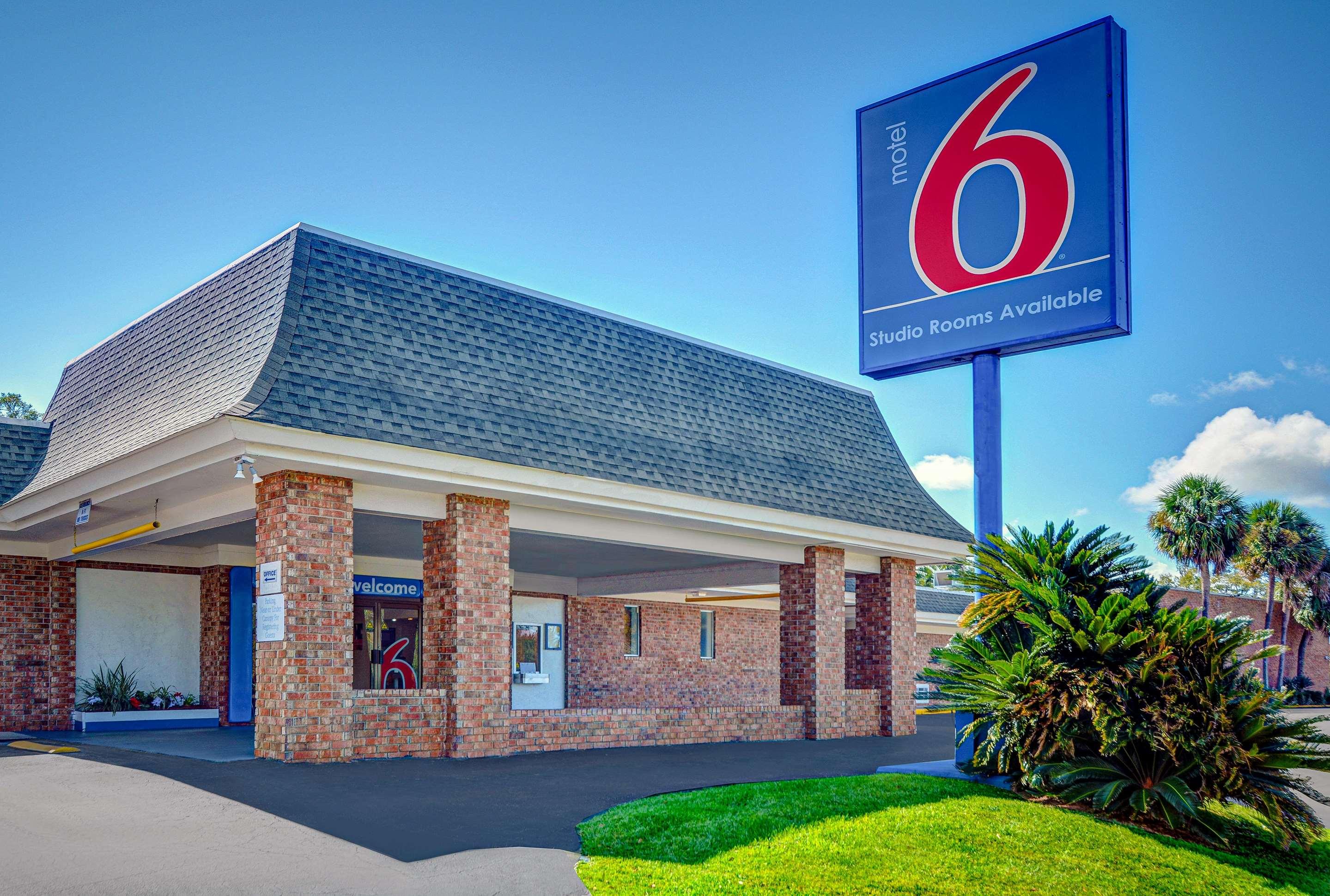 motel-6-tallahassee-downtown-51-1-5-7-tallahassee-hotel-deals