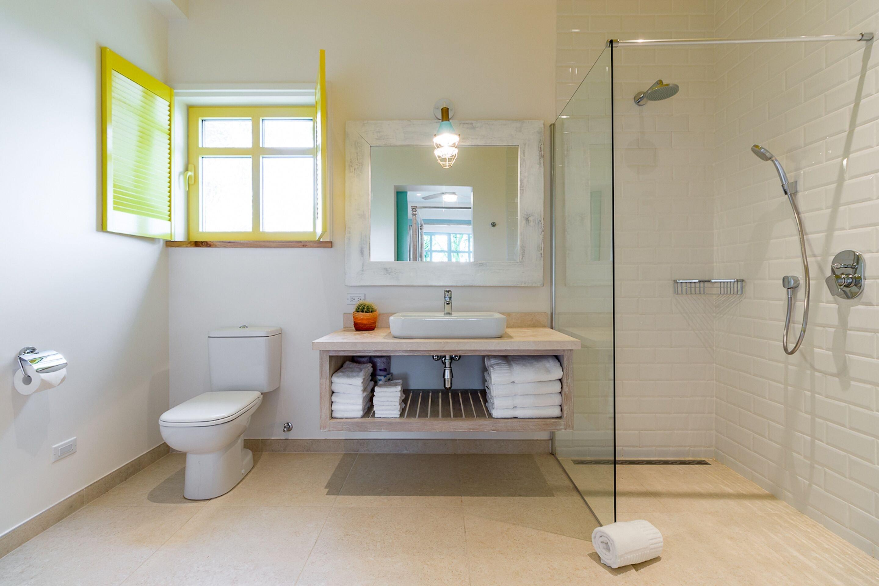 leonardo-2147334-One_Bedroom_Casita_Bathroom2_O-471025 Boardwalk Boutique Hotel Aruba - Adults Only