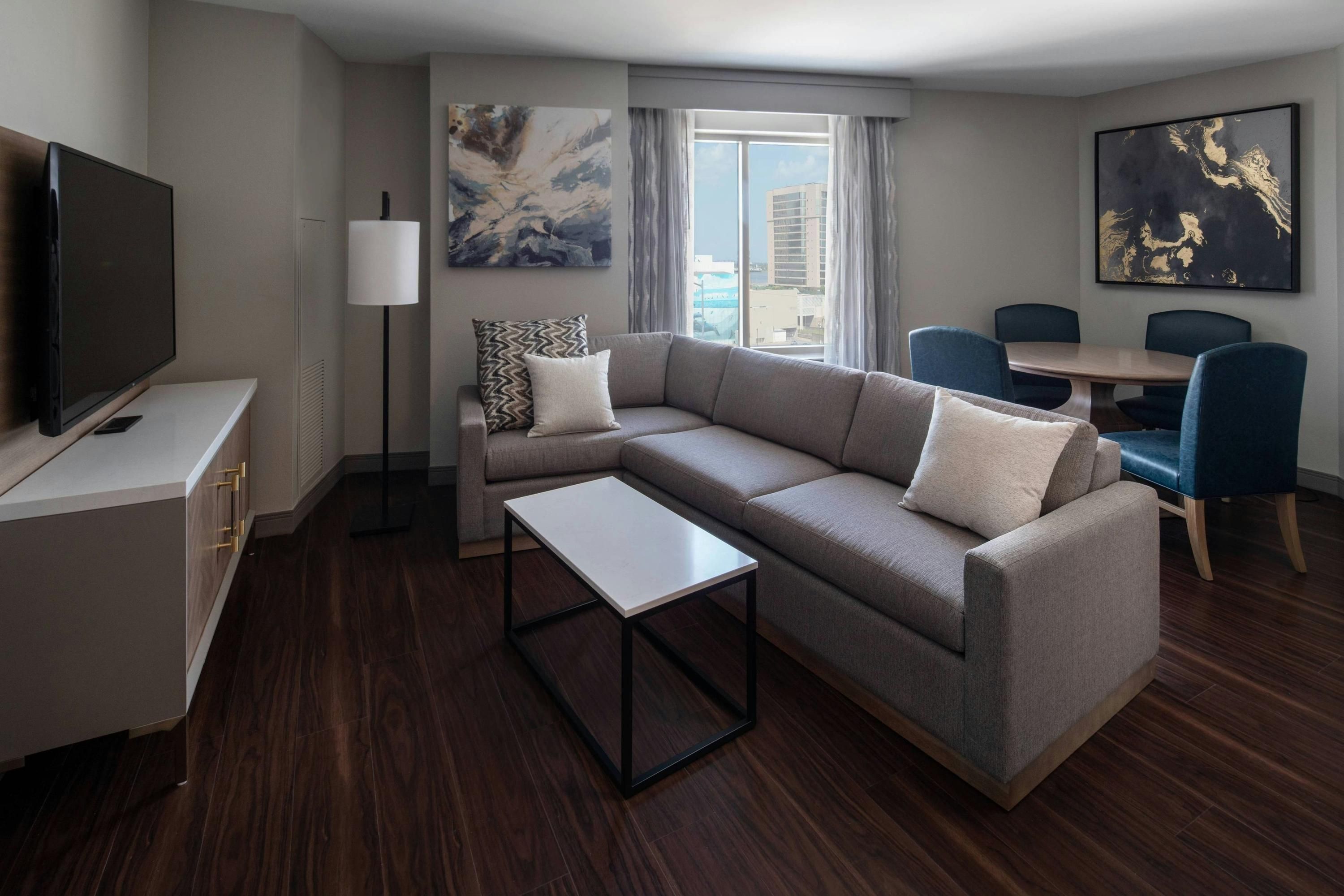 New Orleans Marriott Warehouse Arts District