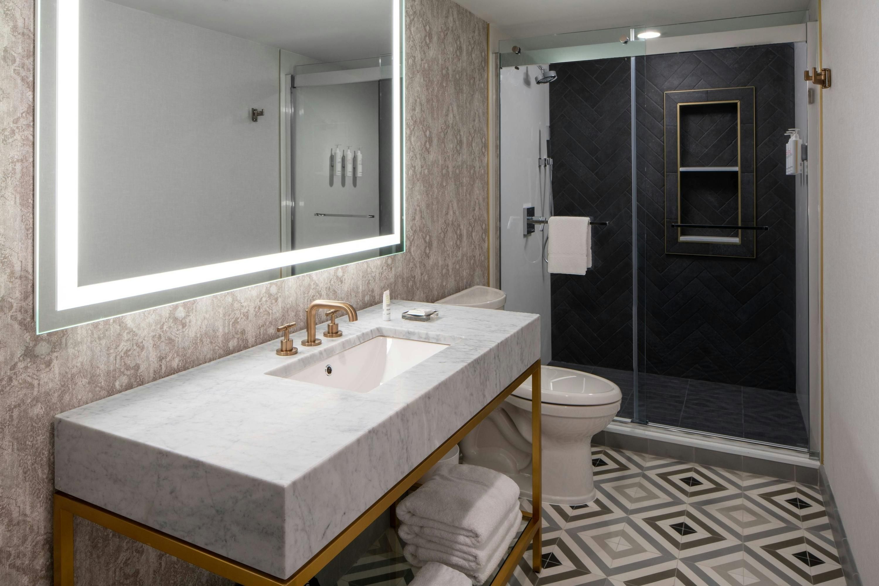 New Orleans Marriott Warehouse Arts District