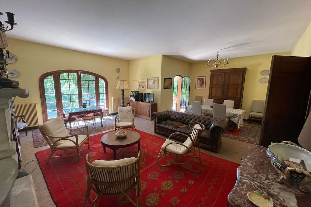 Authentic southern villa with large swimming pool 1 hectare of land - Provence-Alpes-Côte d'Azur - Le Muy visuel 4/5 Authentic southern villa with large swimming pool 1 hectare of land - Provence-Alpes-Côte d'Azur - Le Muy visuel 4/5