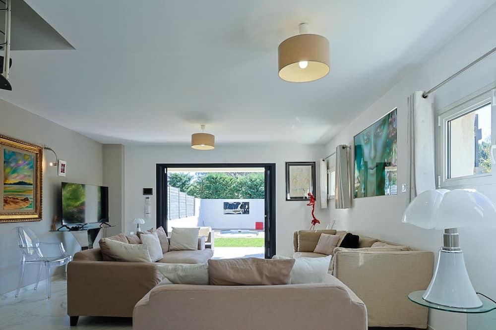 Villa élégante avec piscine à Saint-Tropez Villa Chrystal - Provence-Alpes-Côte d'Azur - Saint-Tropez visuel 5/5 Villa élégante avec piscine à Saint-Tropez Villa Chrystal - Provence-Alpes-Côte d'Azur - Saint-Tropez visuel 5/5