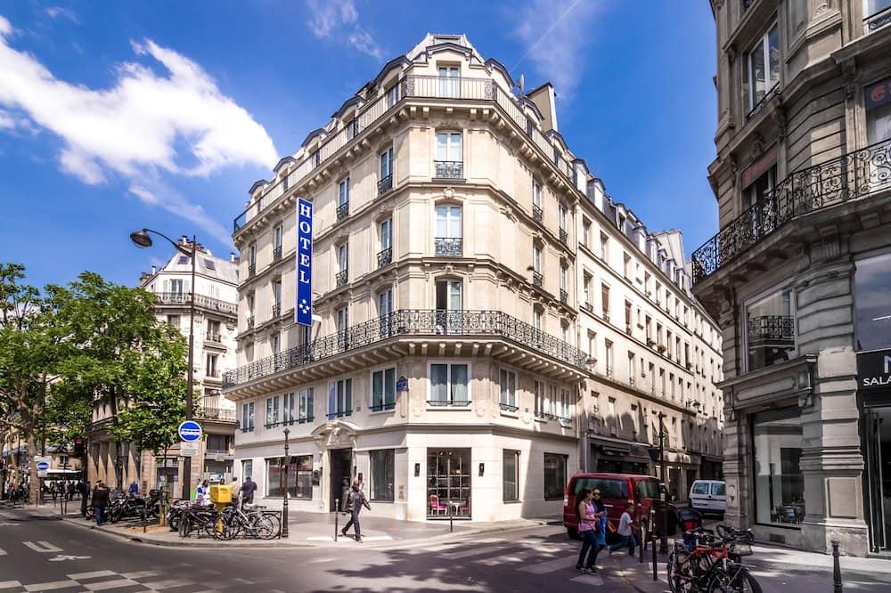 The 10 best hotels near Place Vendome in Paris, France