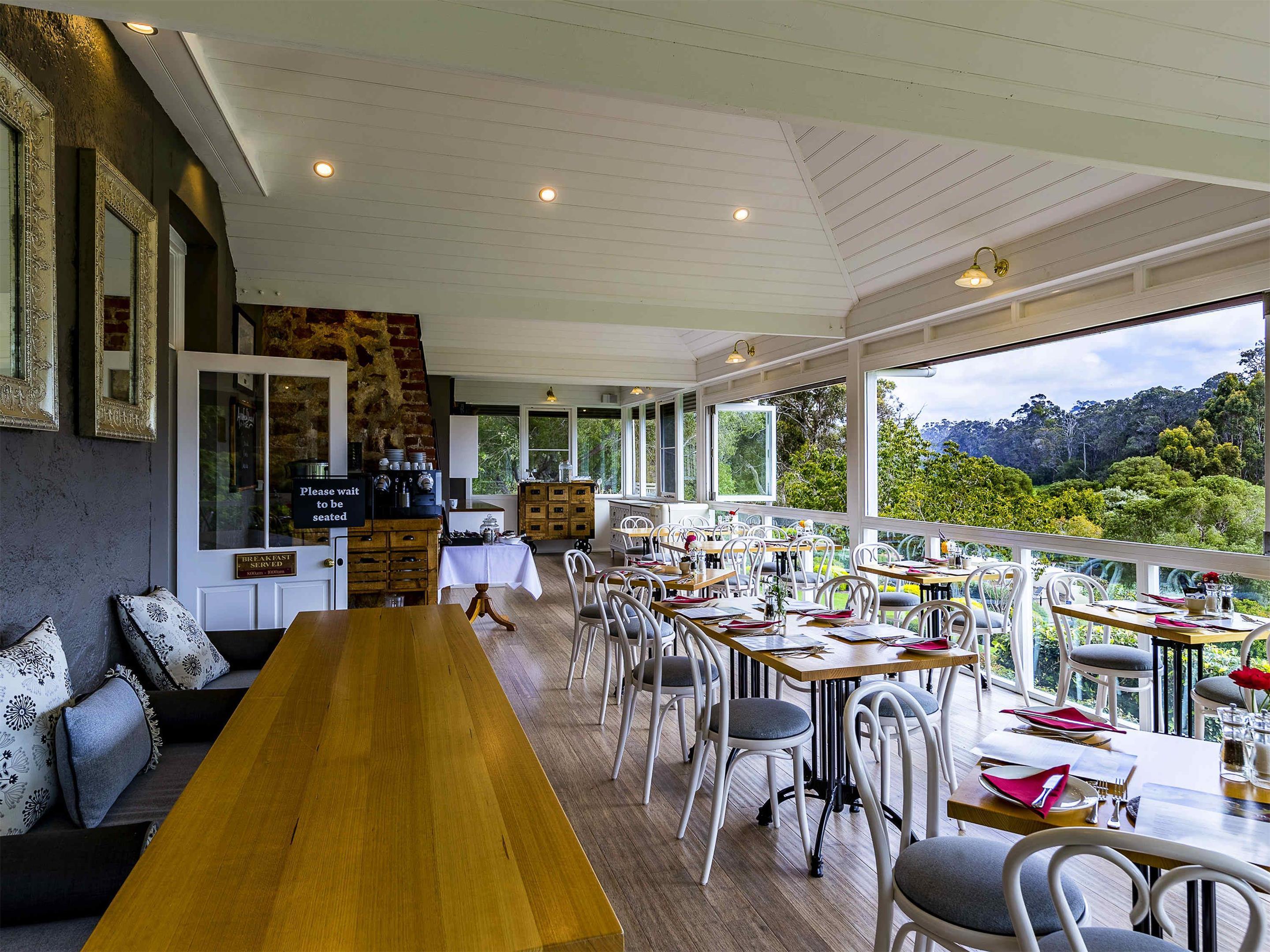 Grand Mercure Basildene Manor