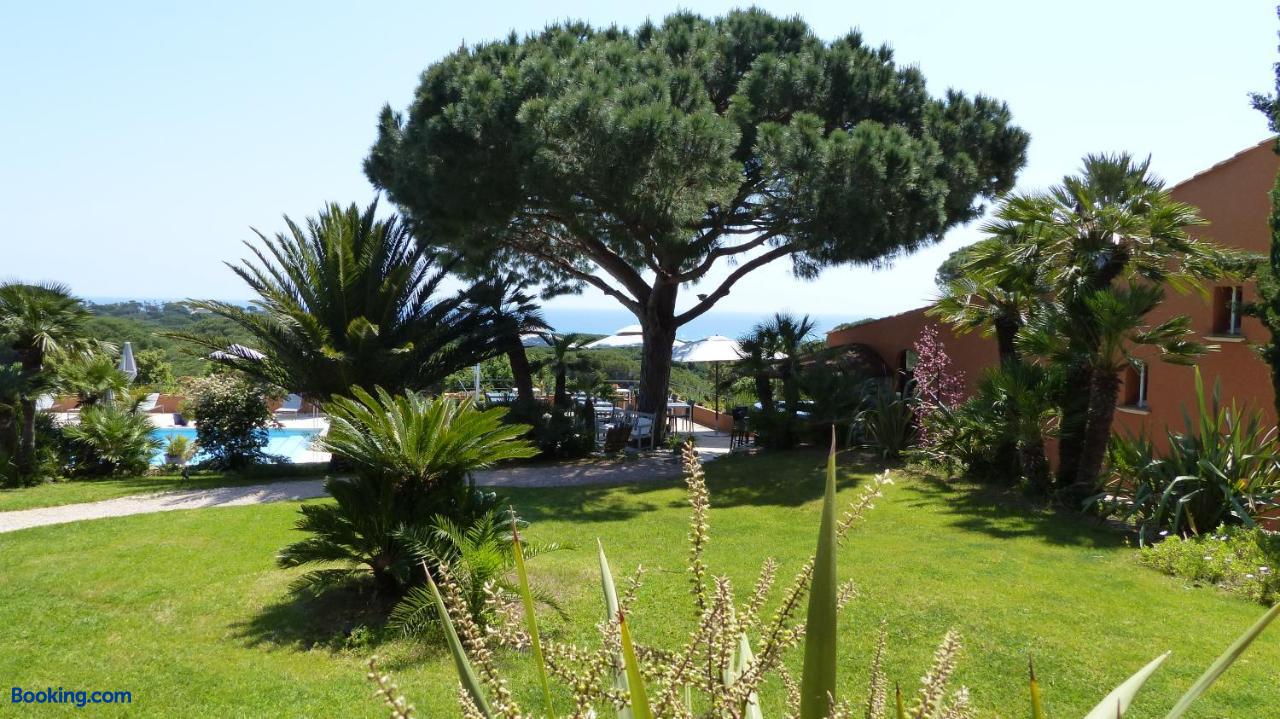 booking-2146285-71263353-264699 Hotel les Bouis