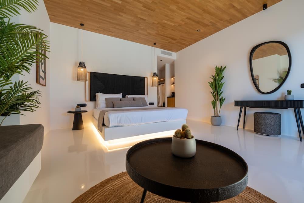 expedia_group-7098866-140df0-951713 Ftelia Black Villas